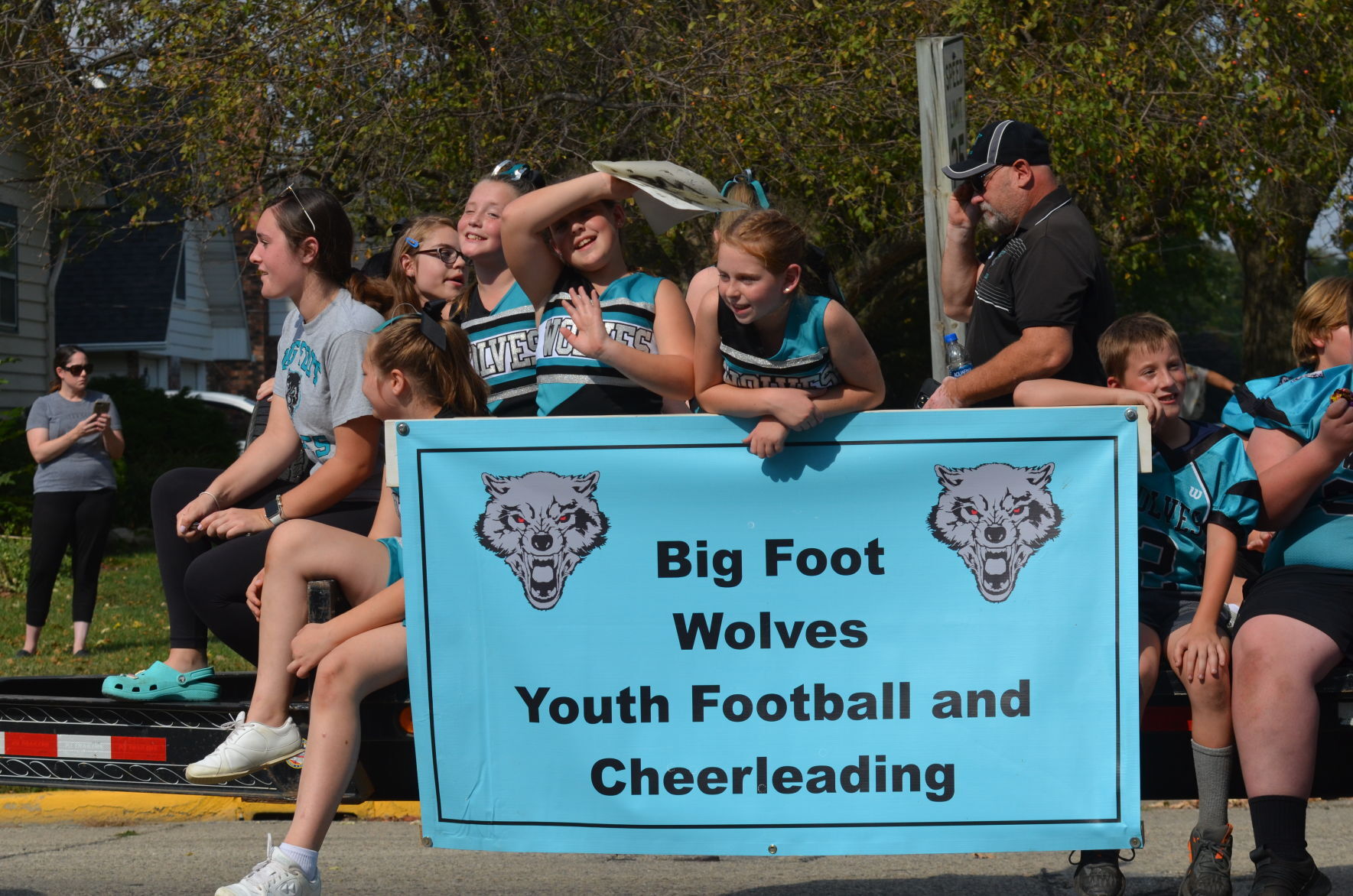 Big Foot Wolves cheerleading